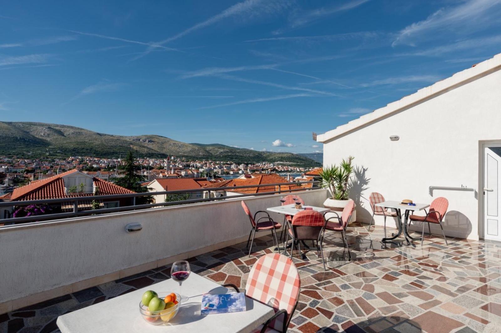 Apartments Kudelik Трогір Екстер'єр фото